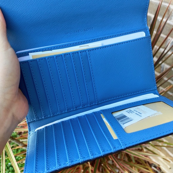 Gaby’sBags👜💕-Michael Kors large Wallet blue - Picture 4 of 4